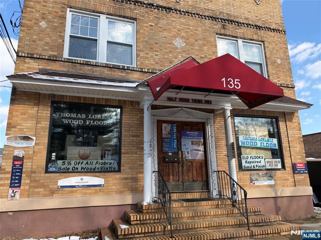 135 Paris Avenue First Floor