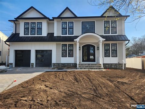 86 Azalea Street Paramus NJ 07652