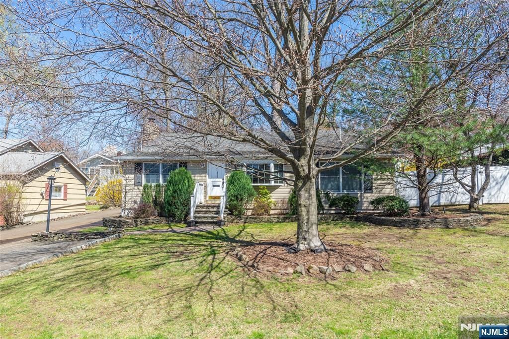 Photo of 53 Laurel Drive, Wayne, NJ 07470 (MLS # 26003199)