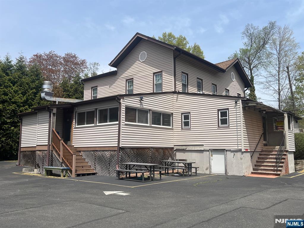 205 Oak Tree Road