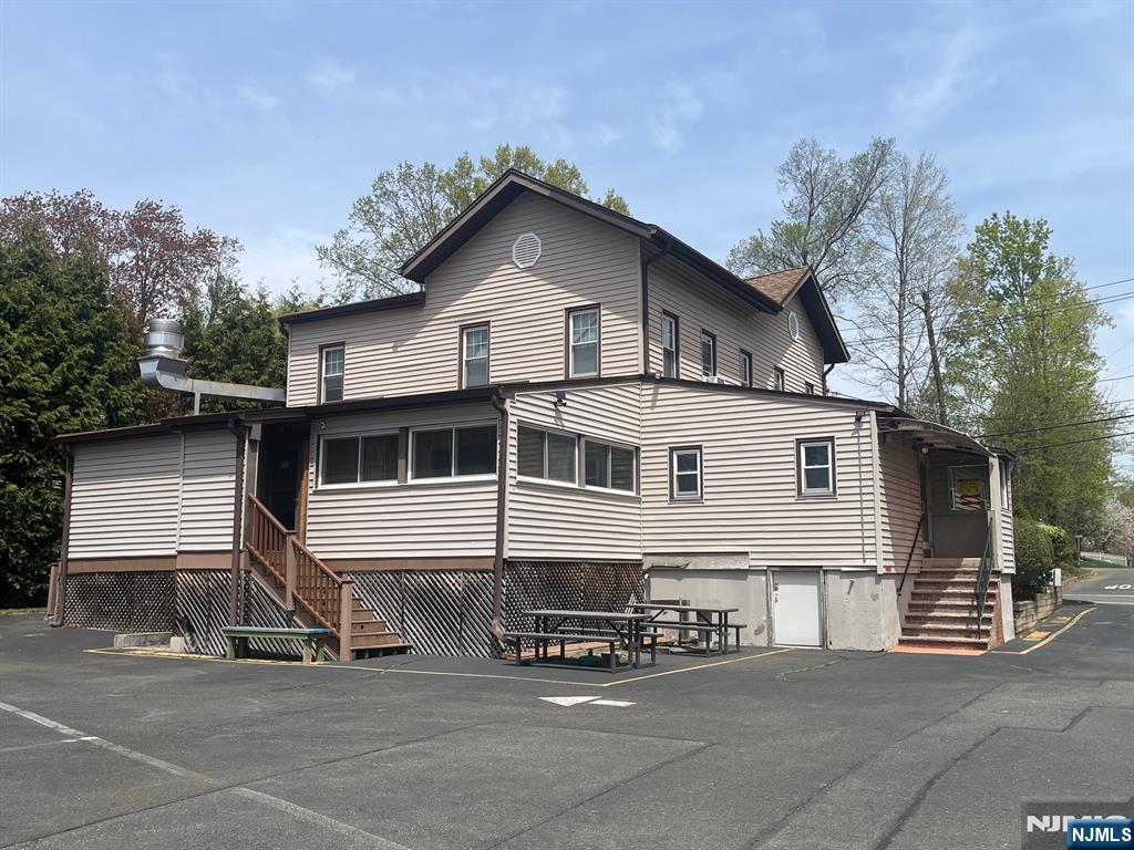 205 Oak Tree Road
