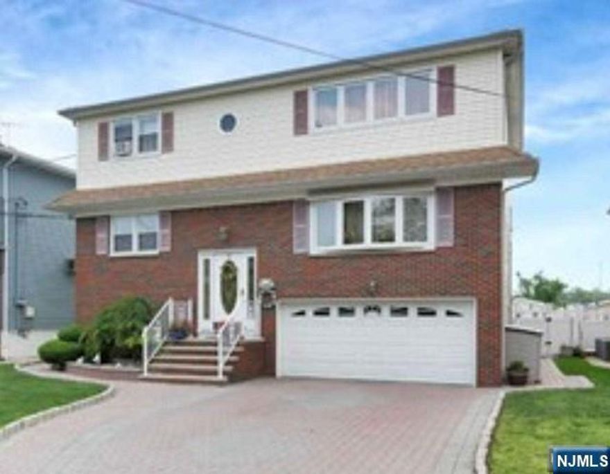 Enjoy this beautiful, bright and spacious 2 bedrooms apartment on 2nd floor in an owner occupied house. Modern kitchen with Granite countertops, stainless still appliances. Laminate floors throughout and completely renovated bathroom. Laundry in the kitchen provided by landlord. Central AC. Tenant to pay additional fee of $150 for the electric usage per month, there are solar panels under Landlord's account, Tenant pays gas/heat. Landlord pays for the water. No smoking of any kind allowed on the premises. No pets allowed. Street parking only. No use of yard.