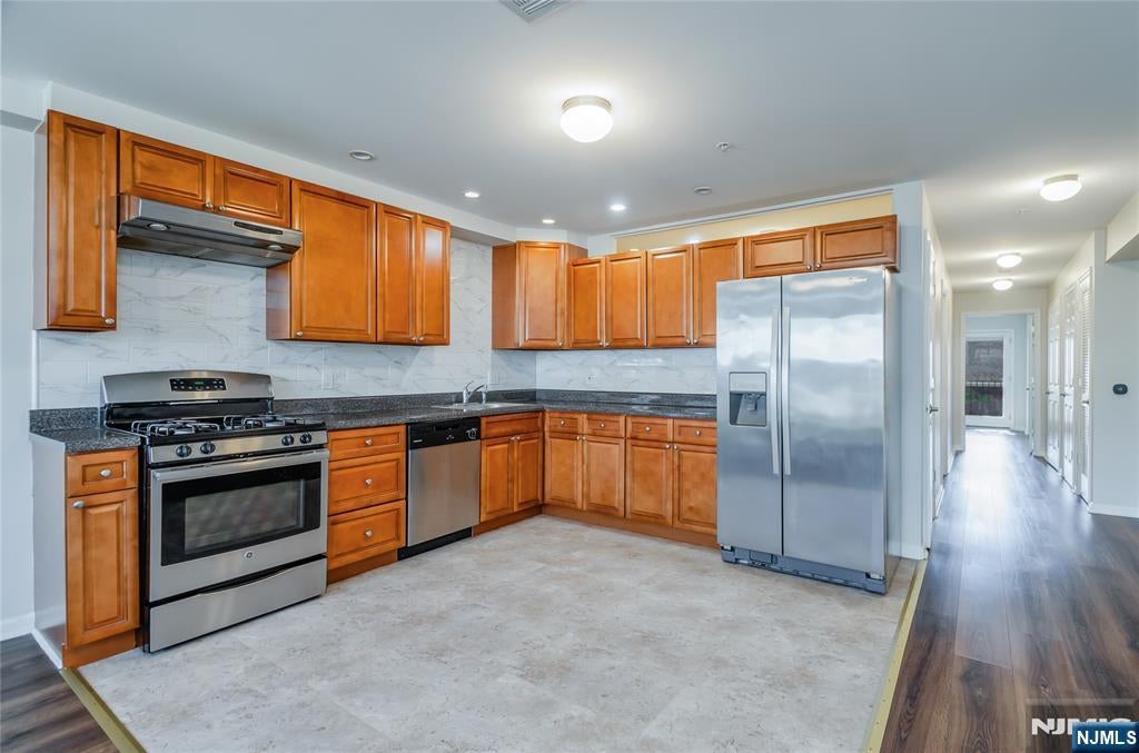 148 Oakwood Avenue A
