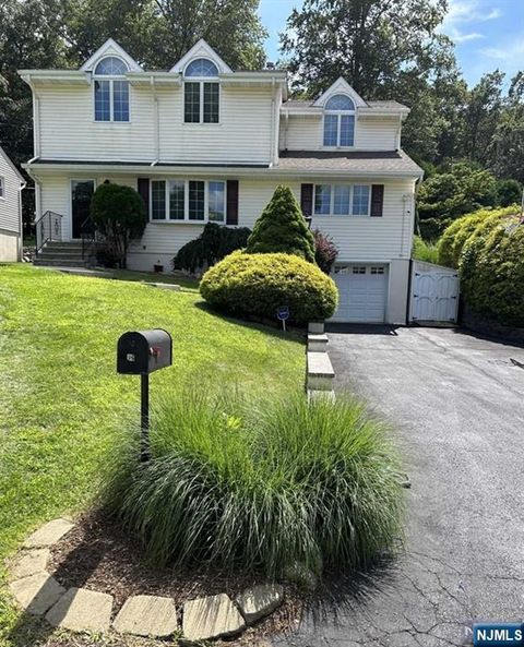 Photo of 16 Manito Ave, Oakland, NJ 07436 (MLS # 26014697)