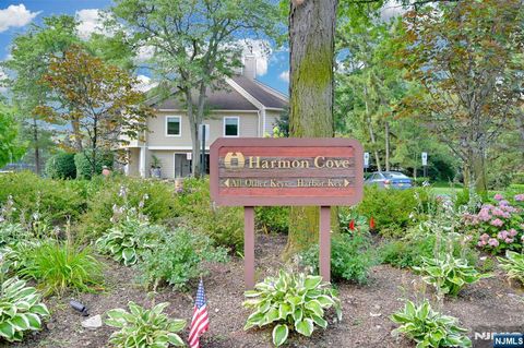 395 Whimbrel Lane Secaucus NJ 07094