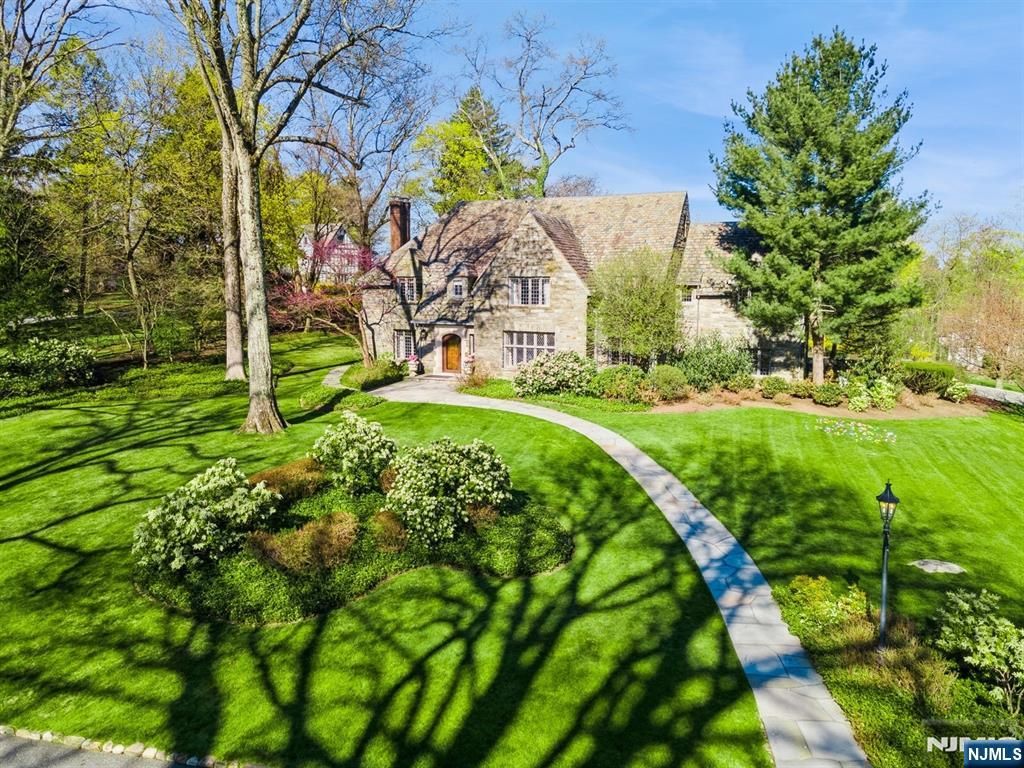 Photo of 5 Beechtree Lane, Essex Fells, NJ 07021 (MLS # 25013266)