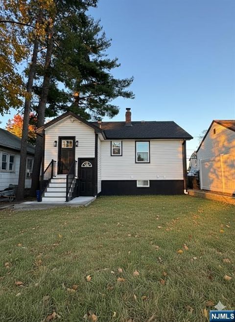 Photo of 27 Emerald St, Hackensack, NJ 07601 (MLS # 25040059)