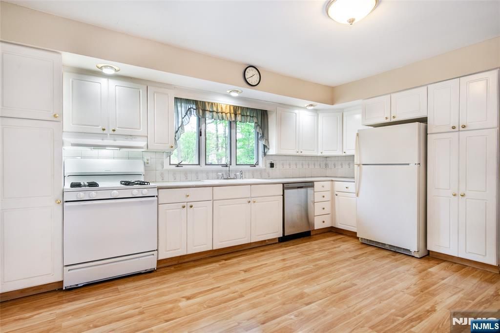 Photo of 64 School Street, North Haledon, NJ 07508 (MLS # 26016483)