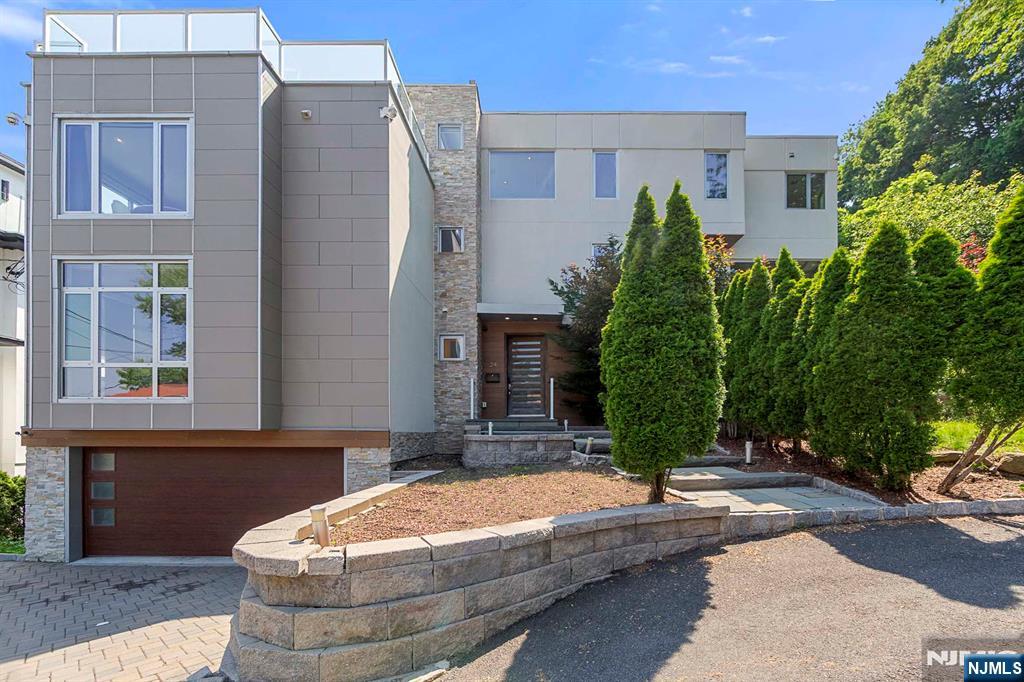 24 Casta Lane
