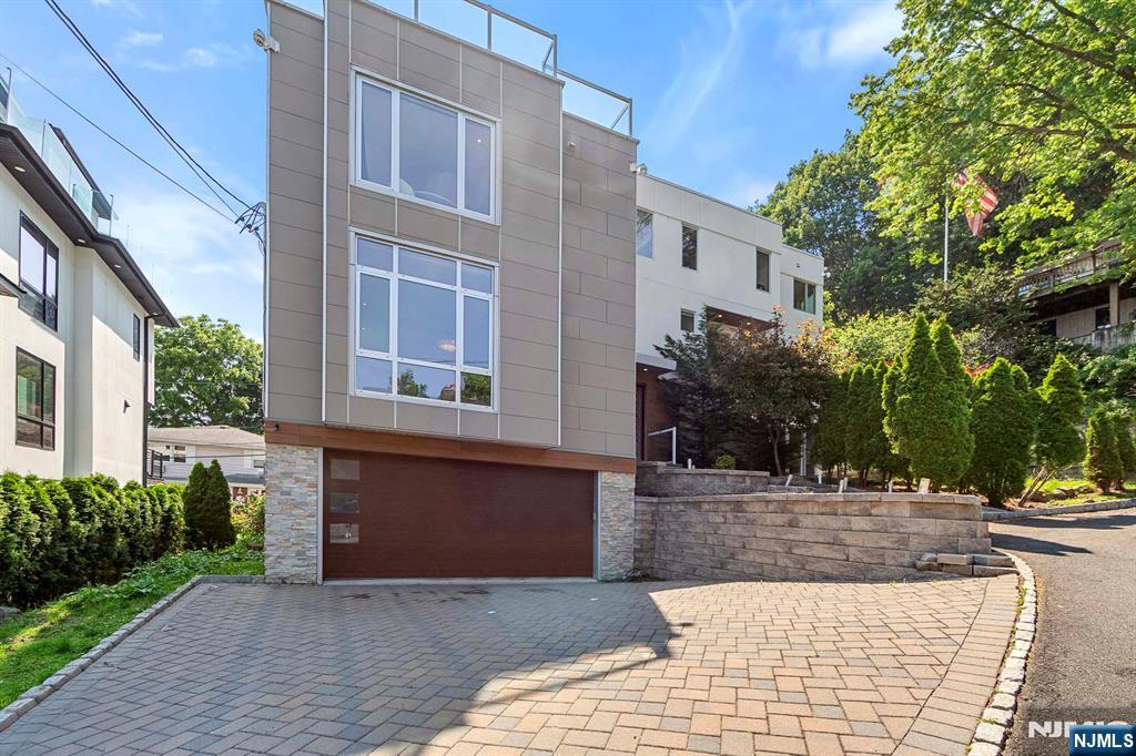 24 Casta Lane