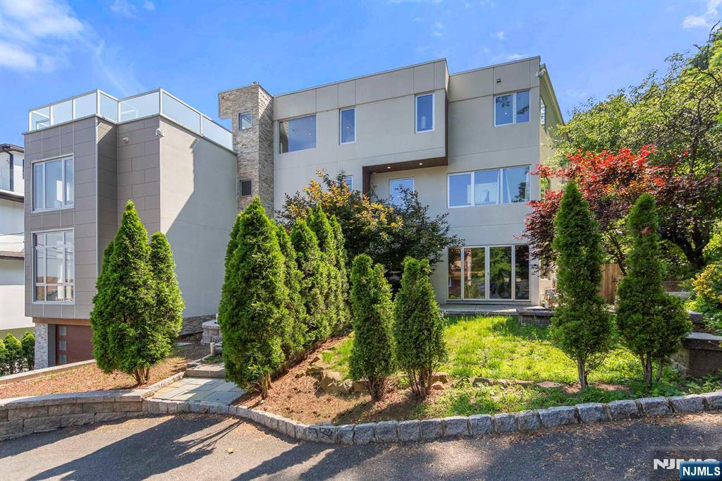 24 Casta Lane