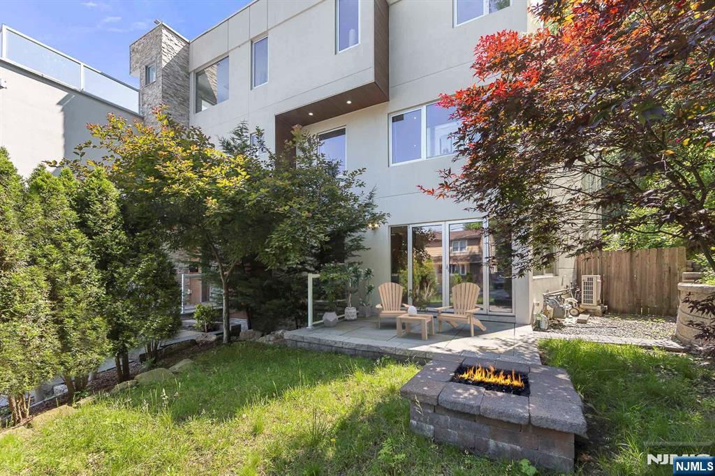 24 Casta Lane