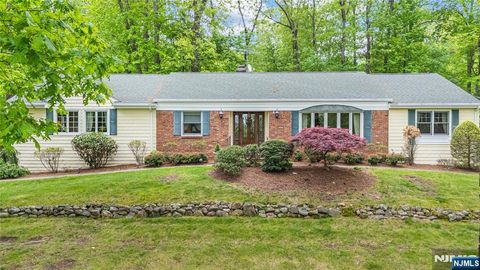 6 Arrowhead Road, Mahwah, NJ 07430 - MLS#: 25016216