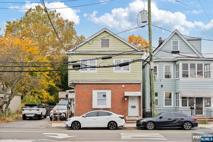 Spacious and bright 4-bedroom, 2-bath rental in Lodi with an additional bonus room ideal for a 5th bedroom or home office. Located on the second floor, this home features a large living area, modern kitchen, and updated bathrooms. Conveniently close to parks, schools, shopping, transportation, and houses of worship â€” offering comfort and accessibility in a great location.