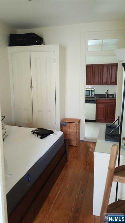 Rental Property at 107 4th St 3E, Hoboken, New Jersey - Bathrooms: 1 
Rooms: 2  - $2,300 MO.