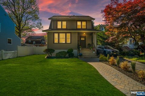 Photo of 174 Morris Avenue, Englewood, NJ 07631 (MLS # 26016205)