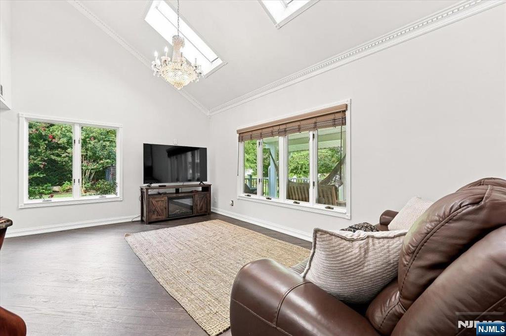 19 Hillside Road