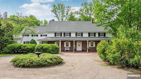 Photo of 164 E Saddle River Road, Saddle River, NJ 07458 (MLS # 26005259)