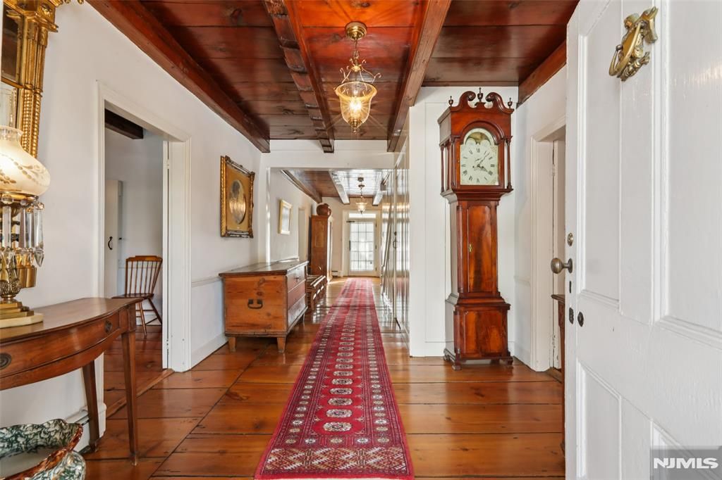 Photo of 164 E Saddle River Road, Saddle River, NJ 07458 (MLS # 26005259)