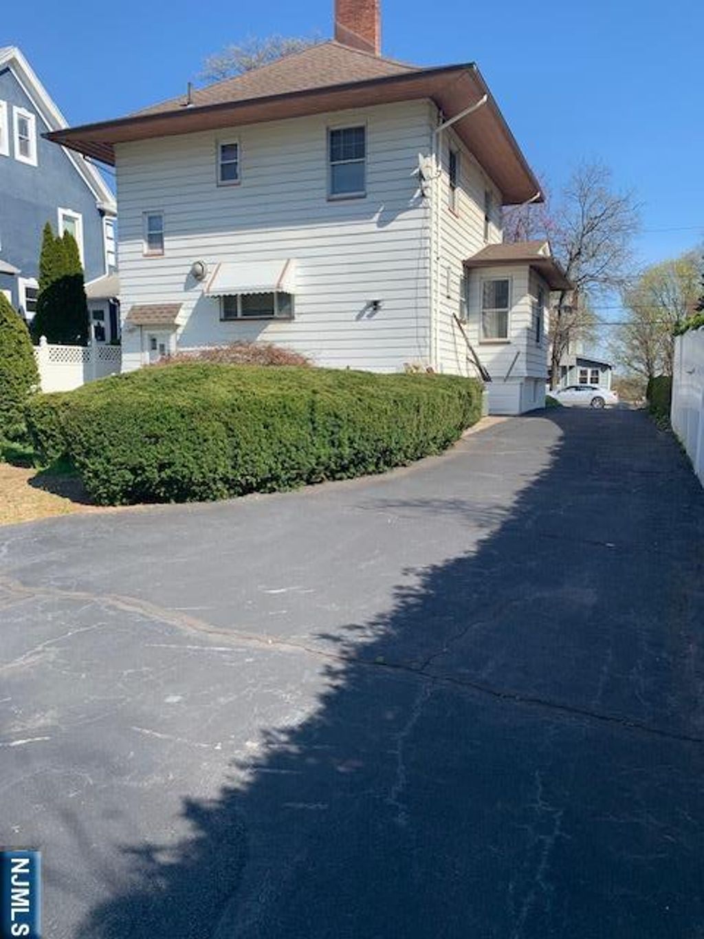Photo of 415 Hillside Avenue, Clifton, NJ 07110 (MLS # 26013097)