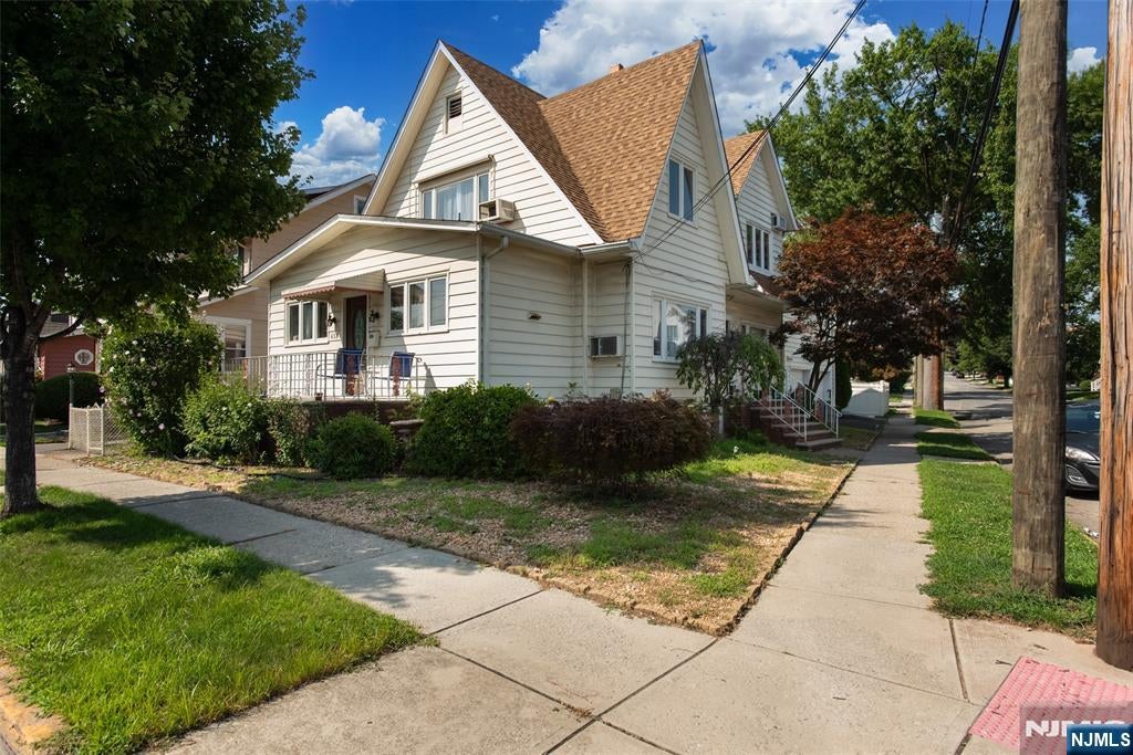 653 New York Avenue