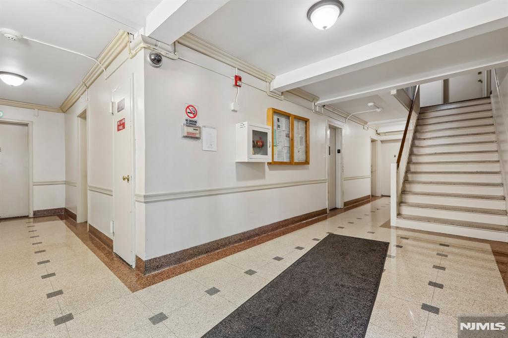 3031 Edwin Avenue 4H