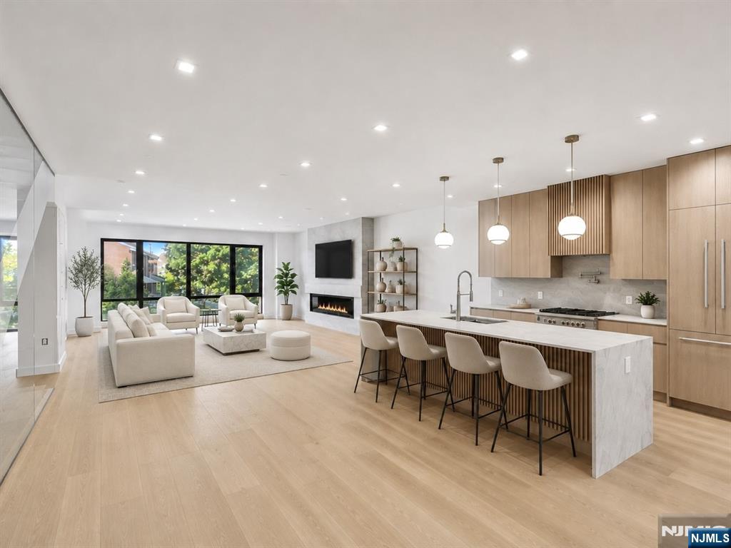 2337 5th Street