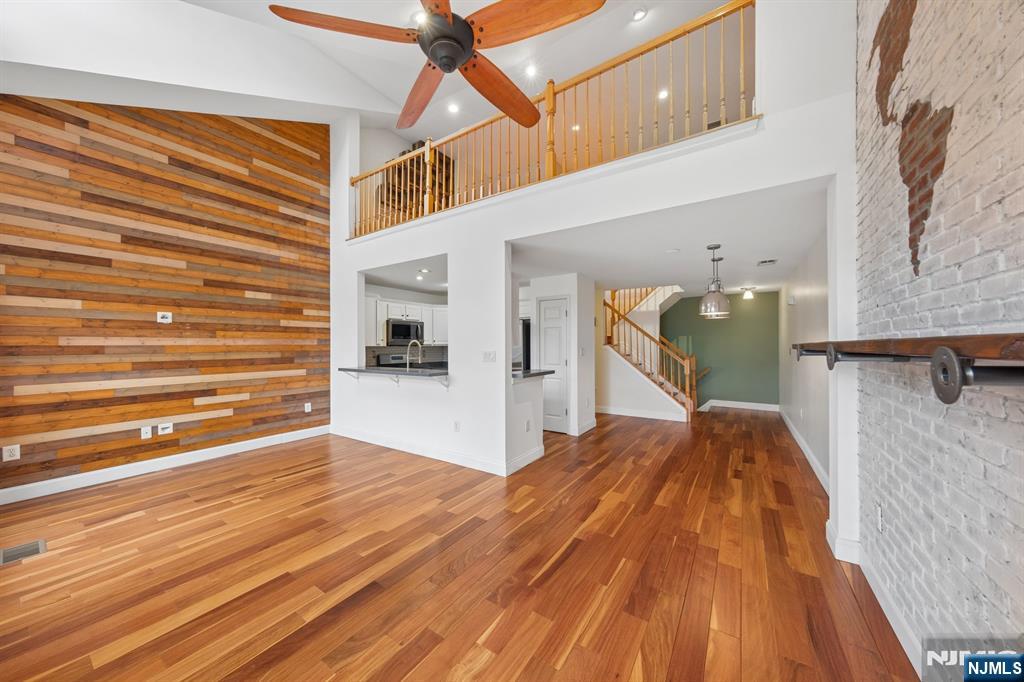 135 Riverwalk Way