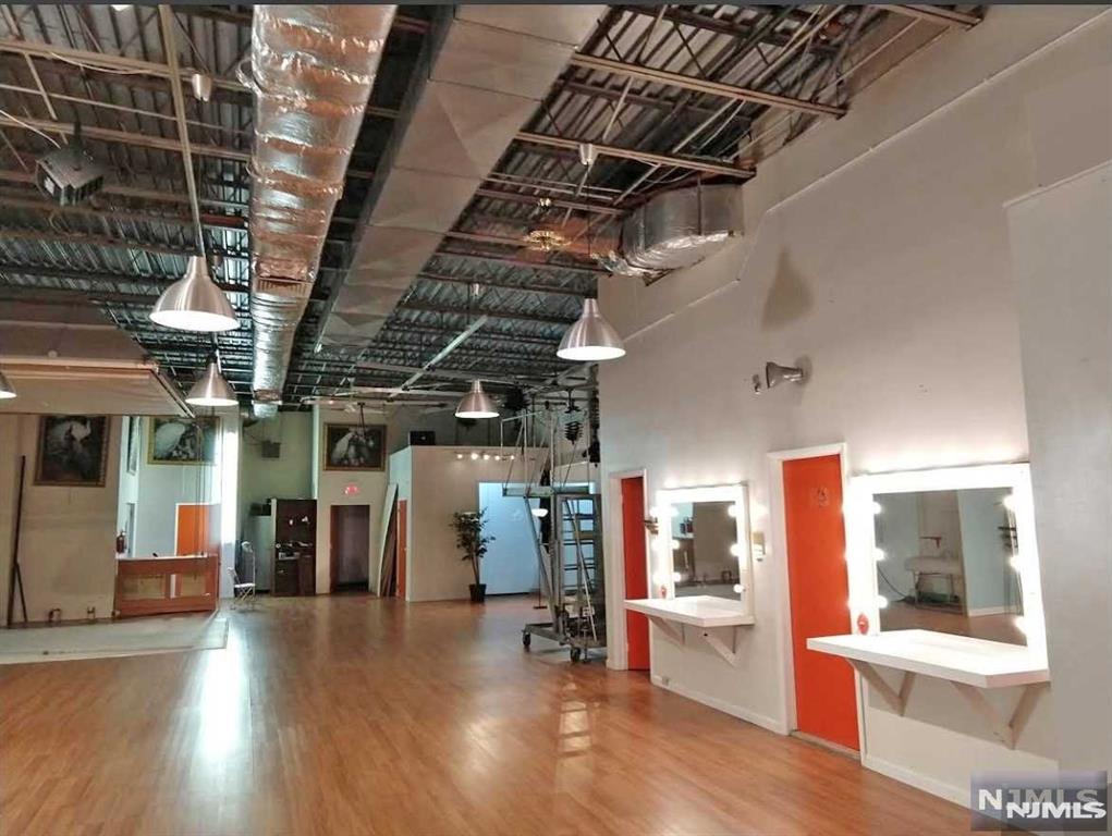 610 Broad Avenue 2nd floor