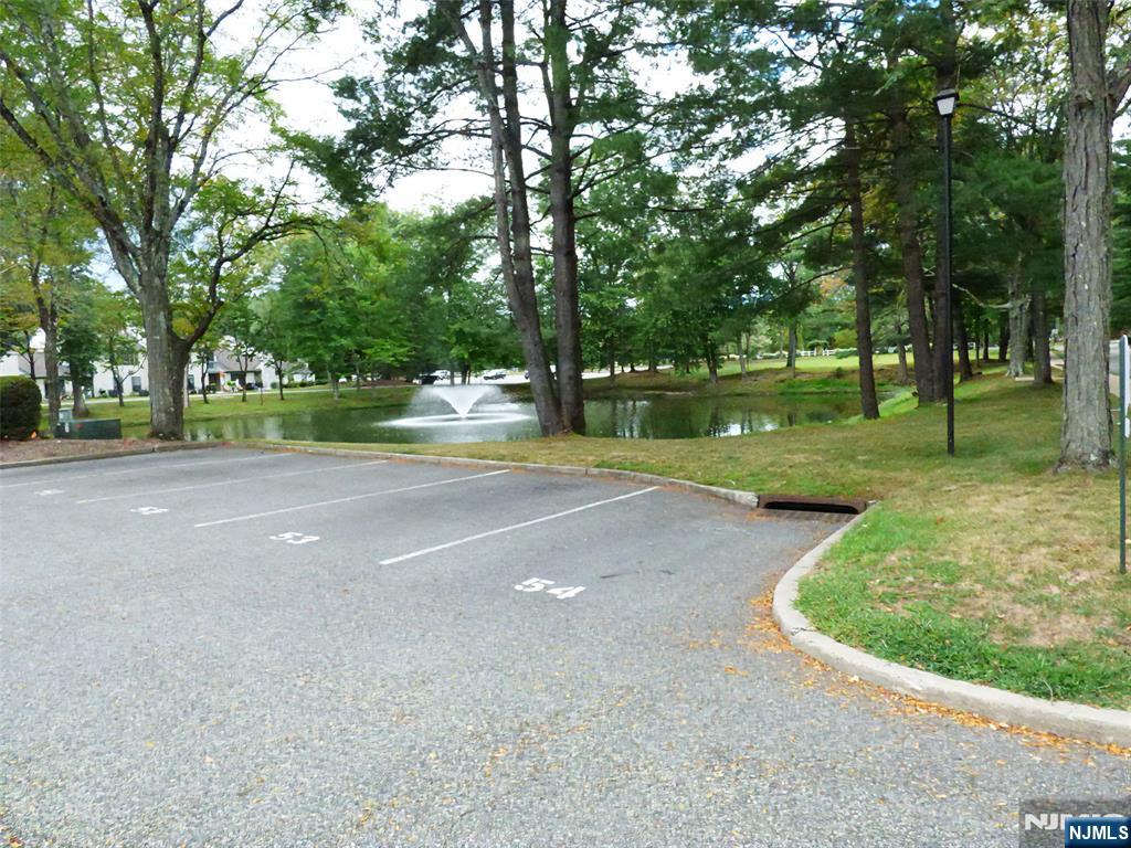 Mahwah, New Jersey 07430, United States, 2 Bedrooms Bedrooms, ,1 BathroomBathrooms,Residential,Active,234808