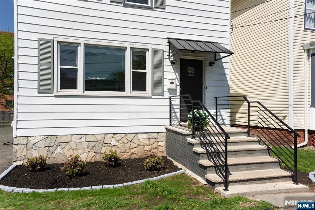 108 Thomas Street