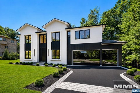 Photo of 61 Ross Avenue, Demarest, NJ 07627 (MLS # 26033209)