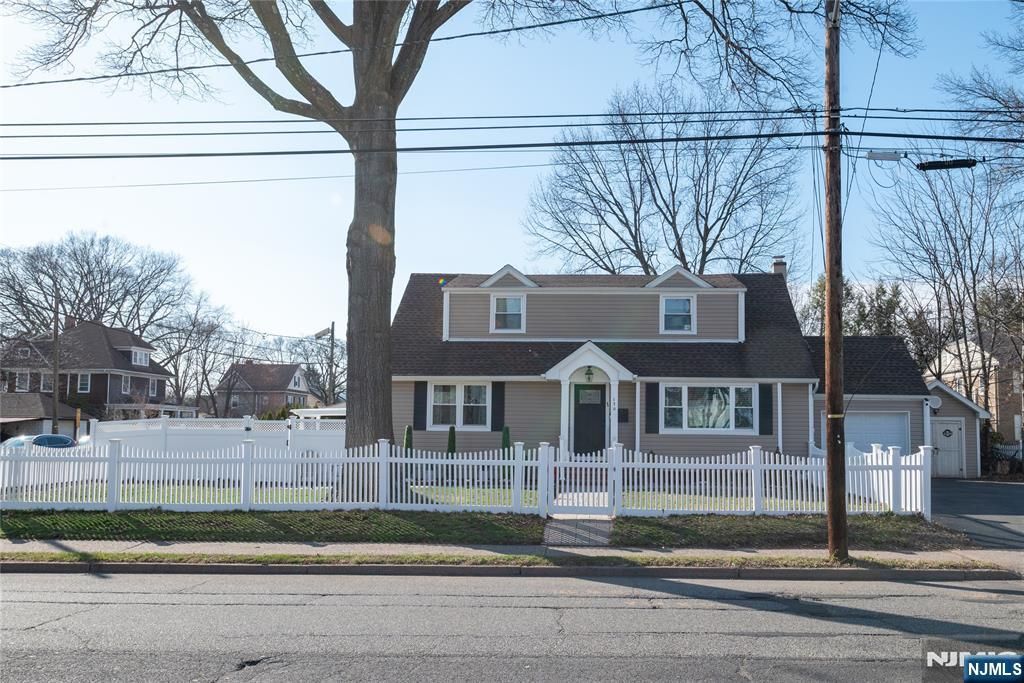 Photo of 170 Tenafly Road, Englewood, NJ 07631 (MLS # 26015466)
