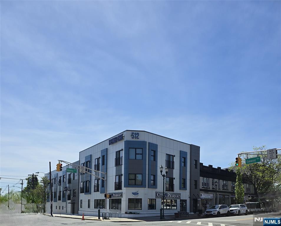 Rental Property at 512 Kearny Ave 3C, Kearny, New Jersey - Bedrooms: 2 
Bathrooms: 2 
Rooms: 4  - $2,900 MO.
