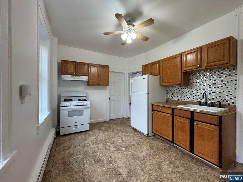 Rental Property at 253 Palisade Ave 3, Garfield, New Jersey - Bedrooms: 2 
Bathrooms: 1 
Rooms: 4  - $2,100 MO.