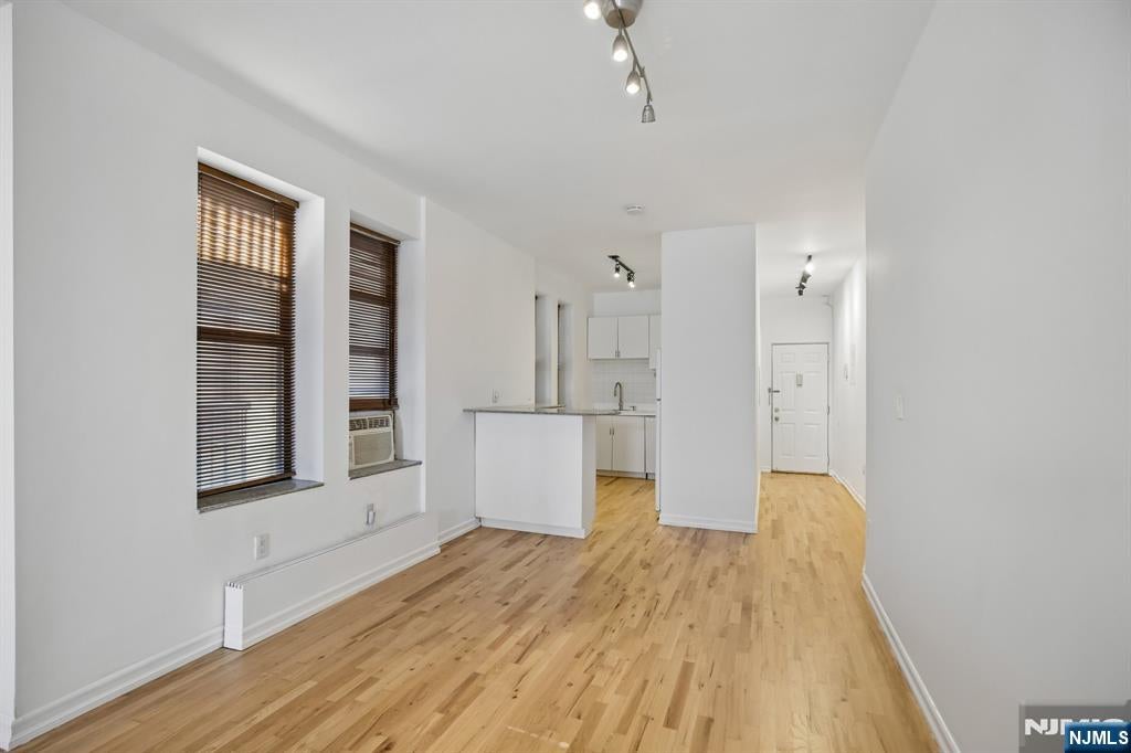 849 Boulevard 4D