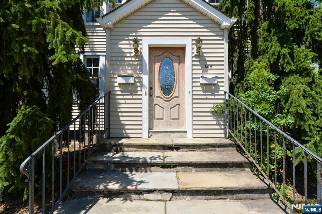 209 Merritt Avenue