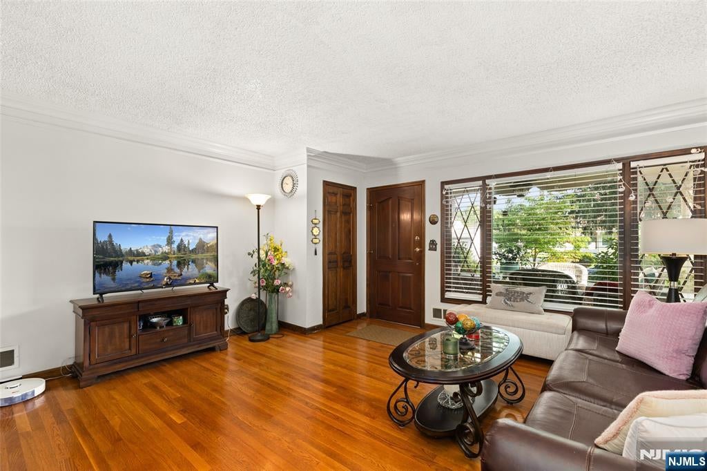 185 Bergenline Avenue