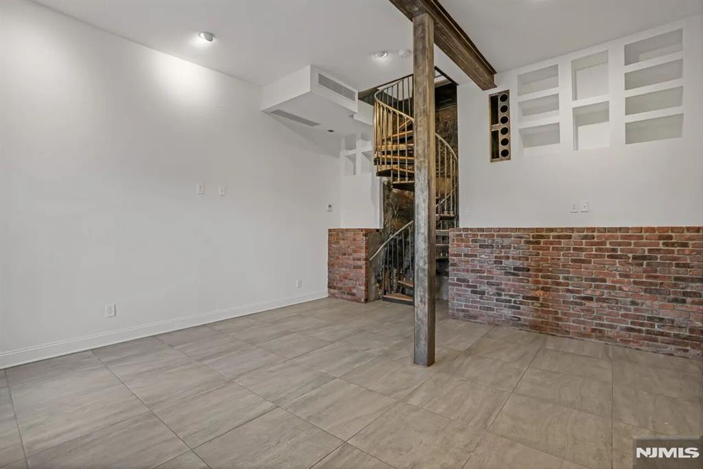 9009 Riverside Place 1