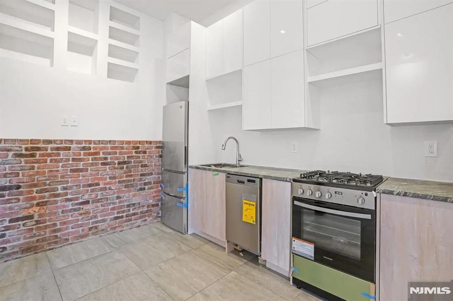 This 1,100 sq ft first floor unit offers 2 bedrooms and 2 full bathrooms in a well-maintained multi-family home. Located at 9009 Riverside Pl, First Floor, this bright and comfortable space features an open layout, generous room sizes, and great natural light. Perfect for commuters, the home is just moments from express transportation to NYC, ferry, major highways, and walking distance to nearby shops, dining, and waterfront parks.