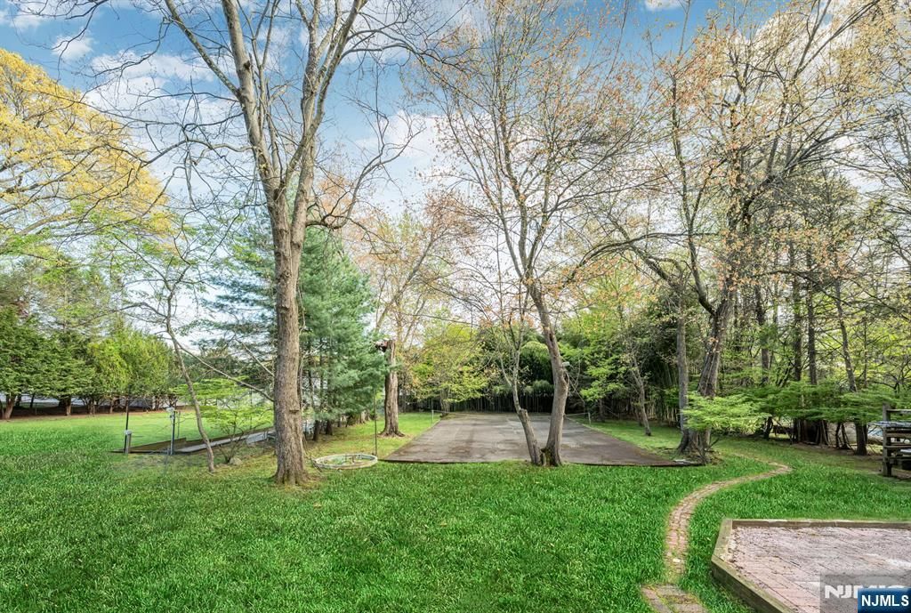 Photo of 631 Montview Place, River Vale, NJ 07675 (MLS # 26013487)