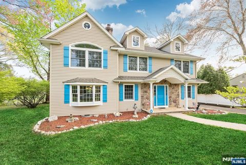 631 Montview Place River Vale NJ 07675