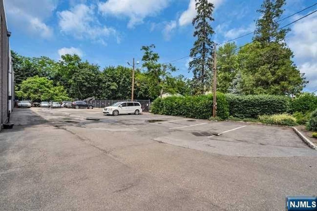 Photo of 164 Franklin Turnpike #2, Mahwah, NJ 07430 (MLS # 25039502)