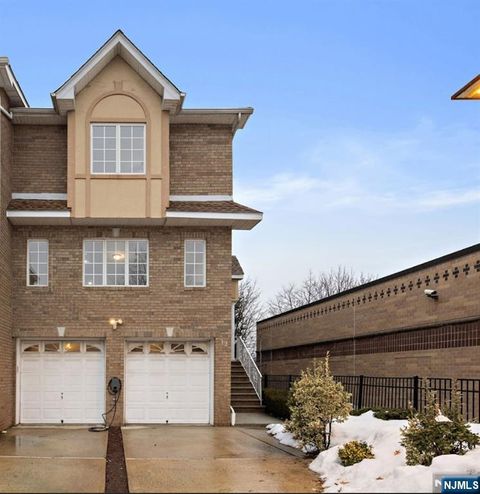 12 Liberty Court Secaucus NJ 07094