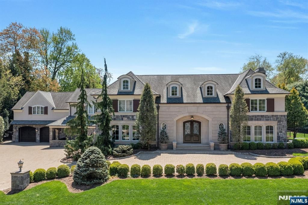 Photo of 21 Birchwood Rd, Old Tappan, NJ 07675 (MLS # 25013953)