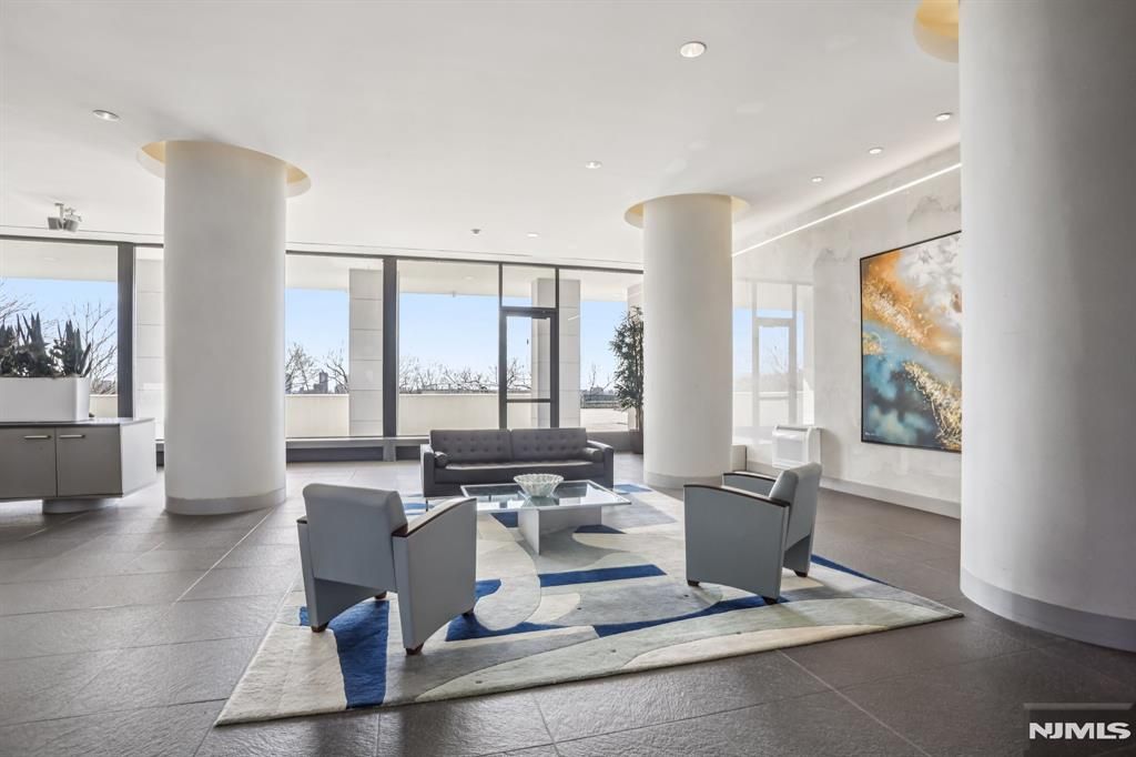 Photo of 1530 Palisade Avenue #8M, Fort Lee, NJ 07024 (MLS # 26007845)