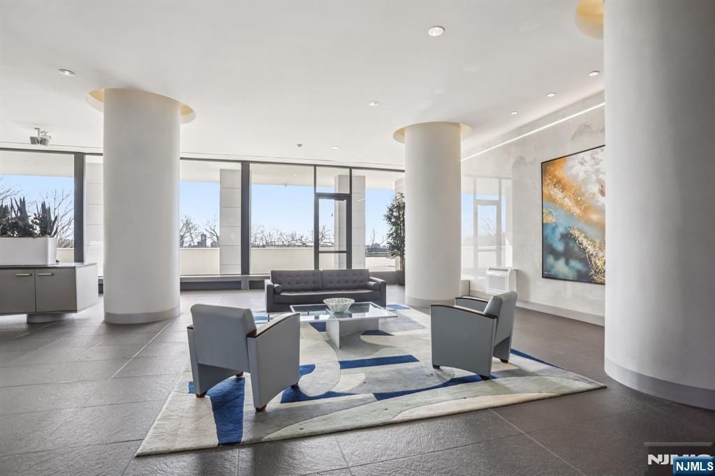 Photo of 1530 Palisade Avenue #8M, Fort Lee, NJ 07024 (MLS # 26007845)