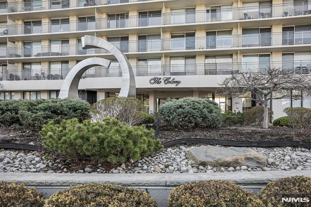 Photo of 1530 Palisade Avenue #8M, Fort Lee, NJ 07024 (MLS # 26007845)