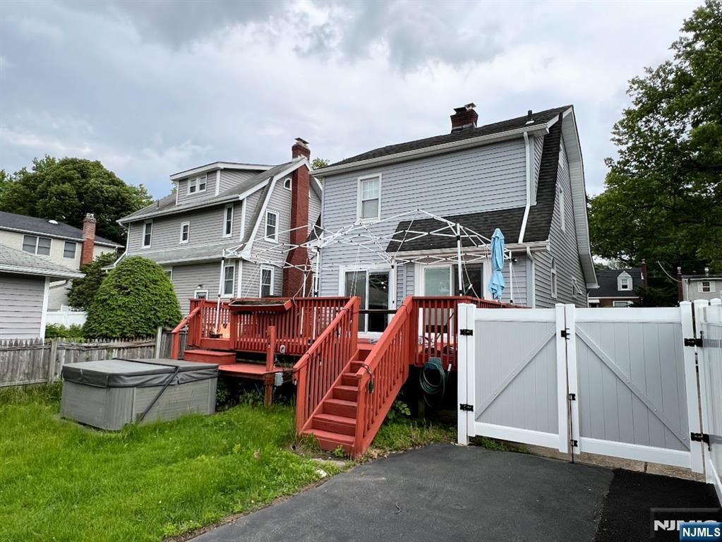 360 Carmita Avenue