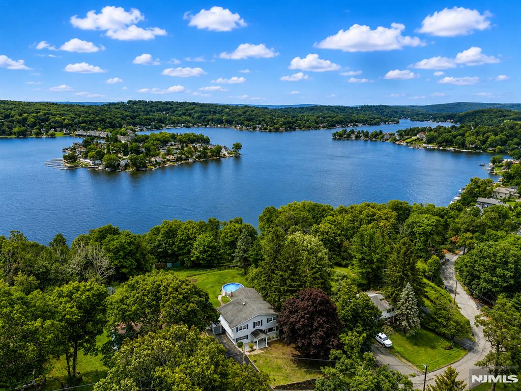 15 Musconetcong Avenue
